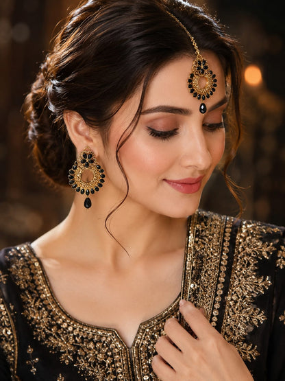 Jhumka with mang tikka